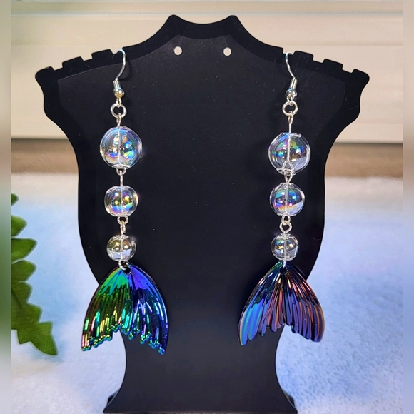 None Jewelry - Pearlescent Mermaid Tail Statement Dangle Earrings / Pierced